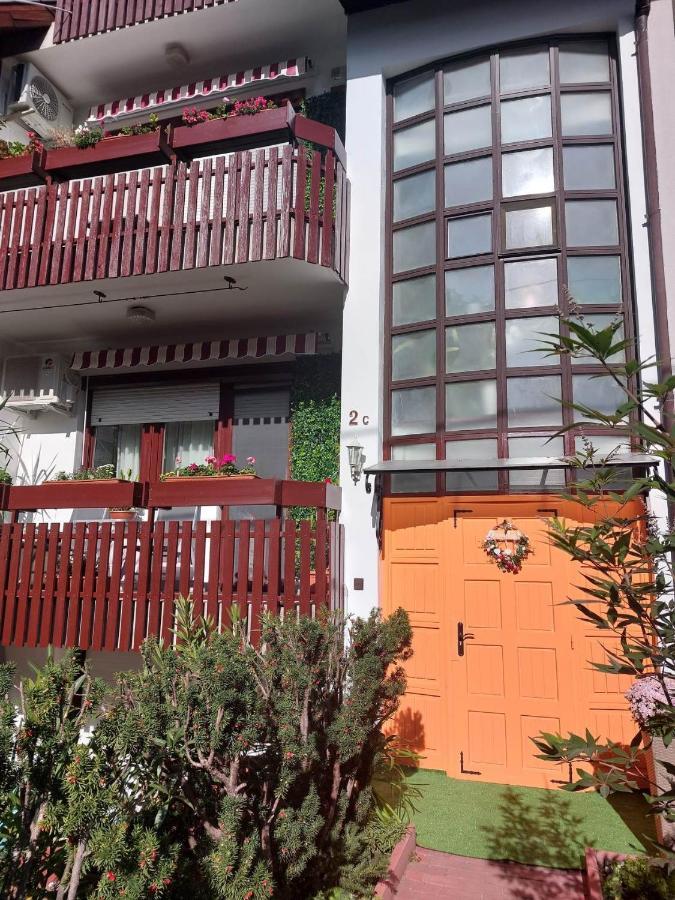 Summer House Emeleti Homestay *